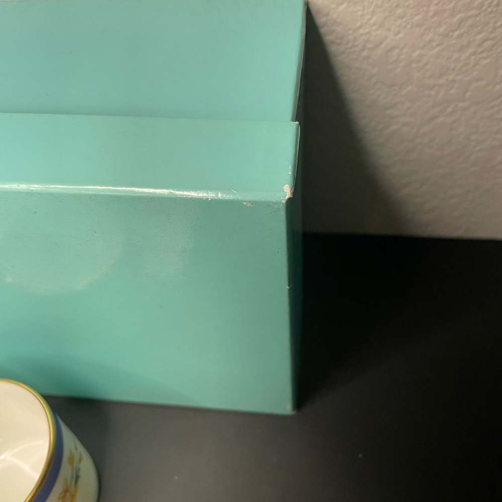 Tiffany & Co tea cups, saucer and dessert plate - Picture 12 of 14